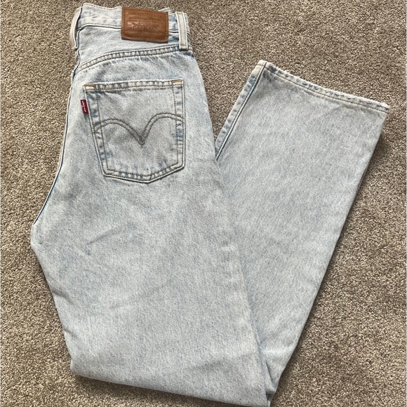 Levi’s Ribcage Straight Ankle Jeans - Picture 2 of 5